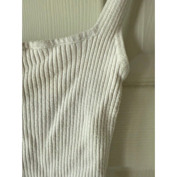 white tank - Picture 2 of 4